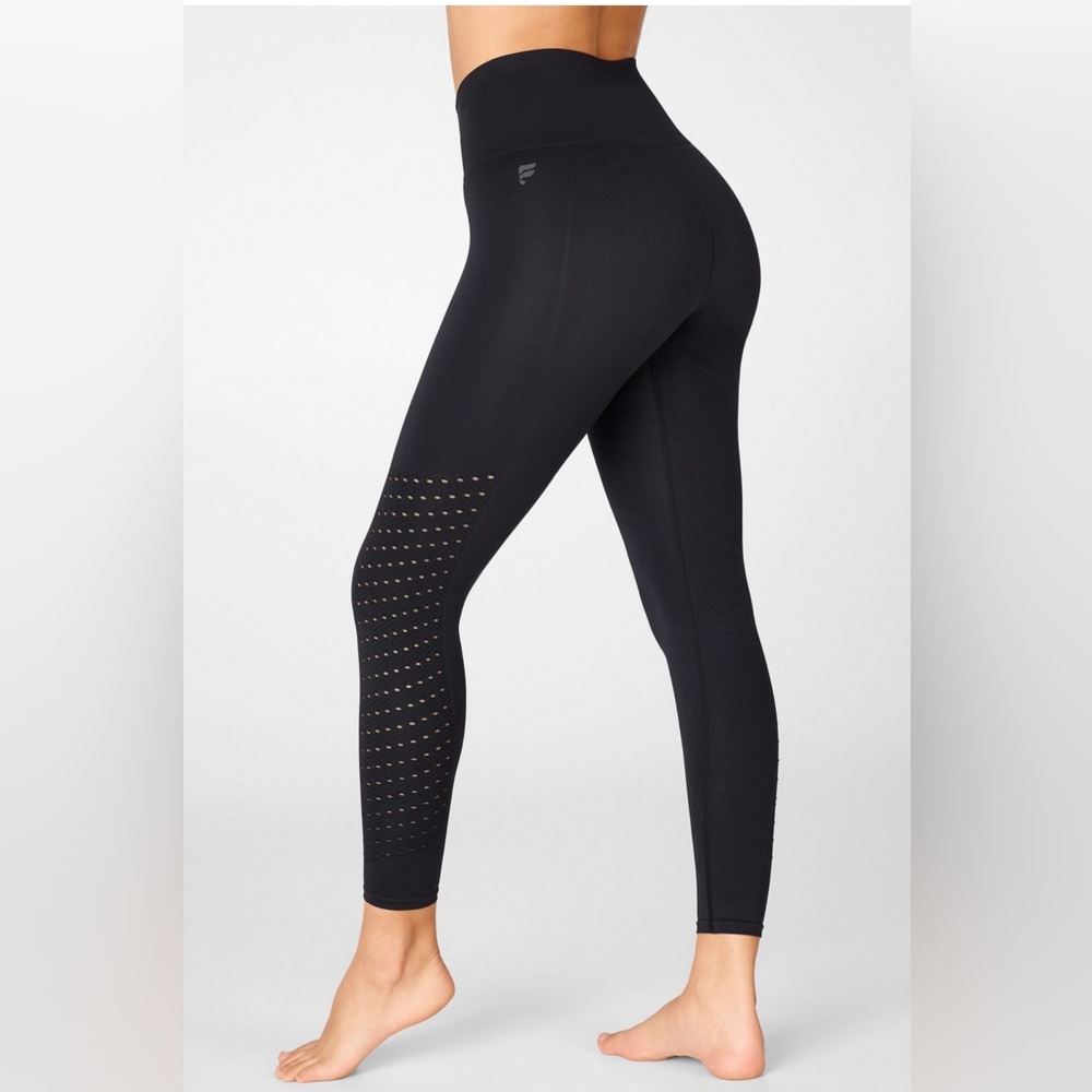 Fabletics Black High-Waisted 7/8 Leggings Size Small Tag-less Breathable Workout
